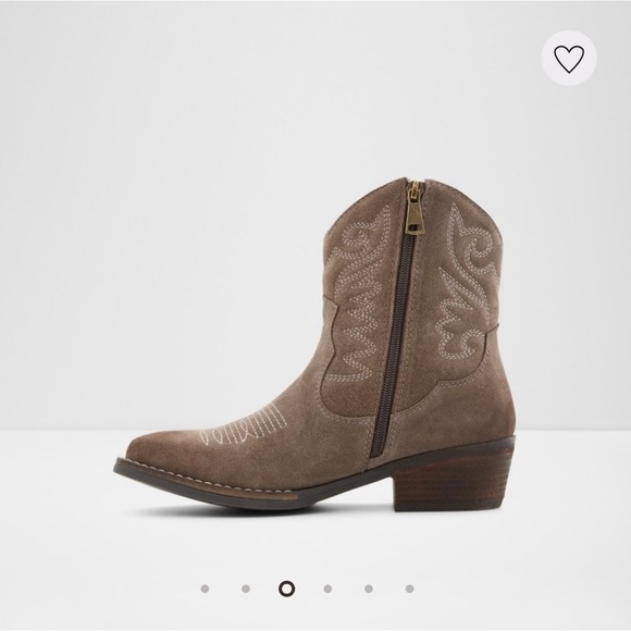 Brand new cowboy boots - Picture 2 of 3